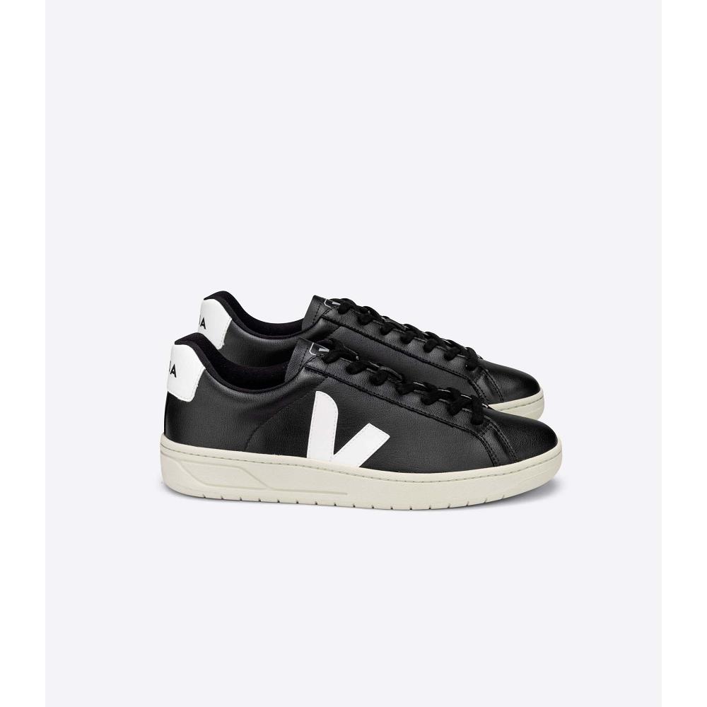 Men\'s Veja URCA CWL Shoes Black/White | SG 269RVD